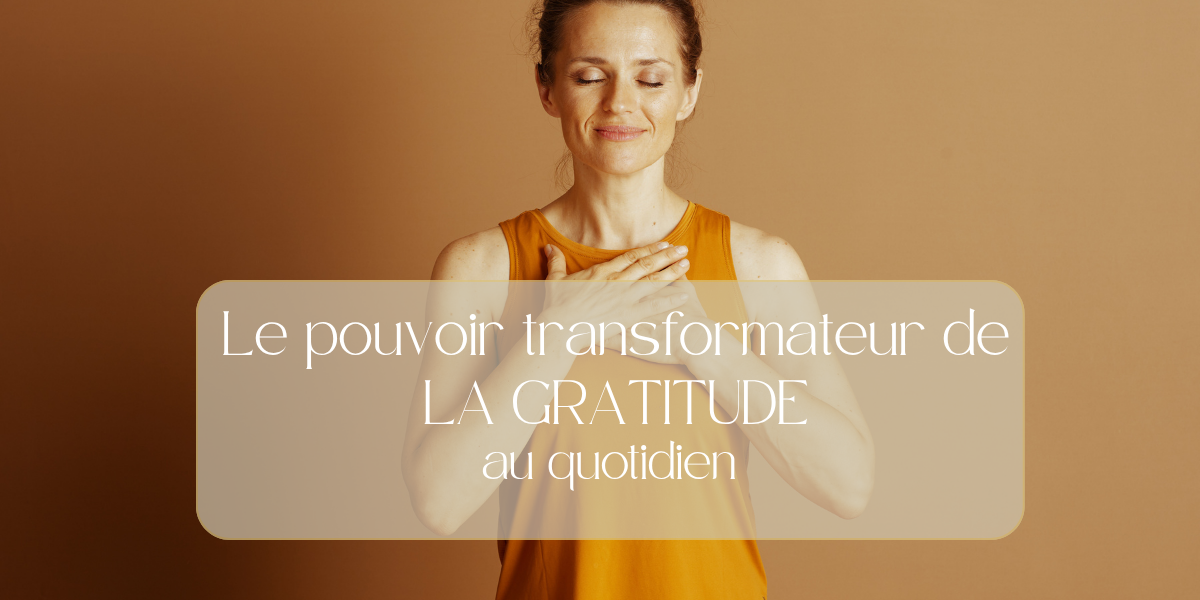 Femme méditant au lever du soleil, symbole du pouvoir transformateur de la gratitude et du bien-être intérieur.